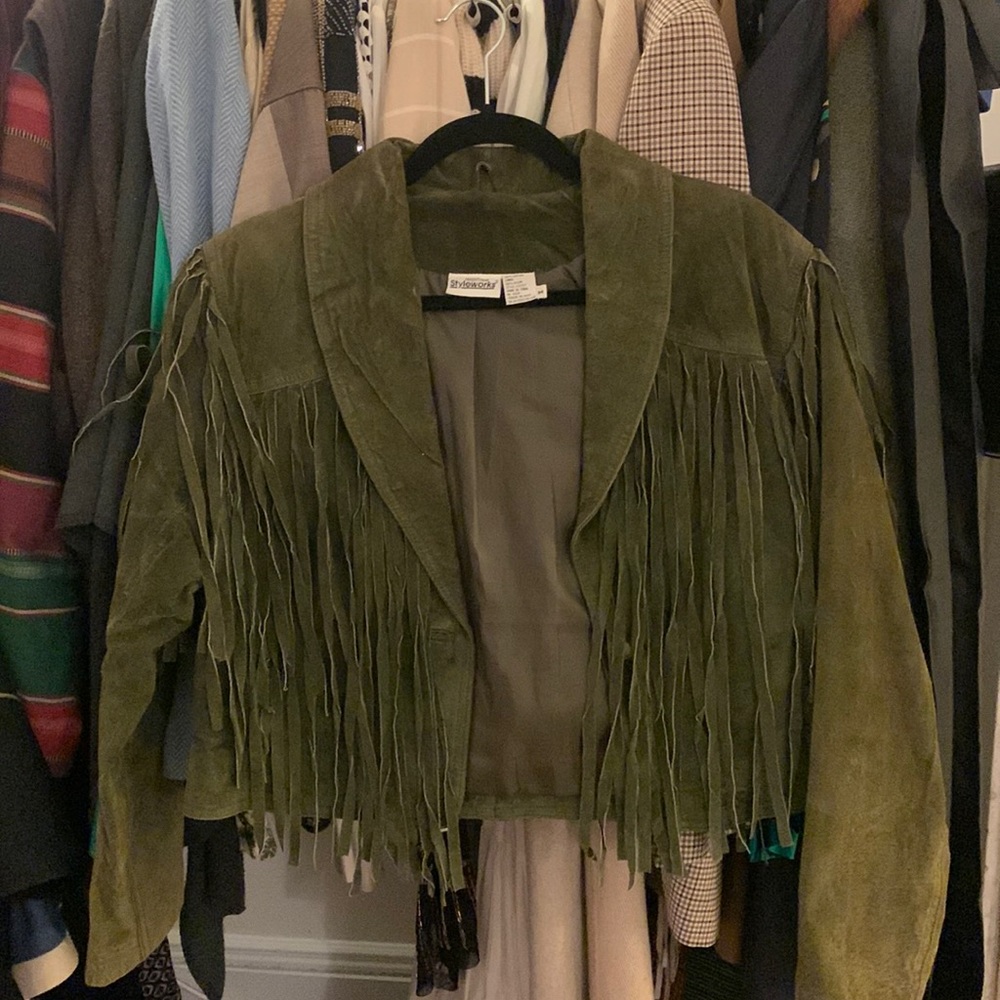 So cute. Cropped leather jacket